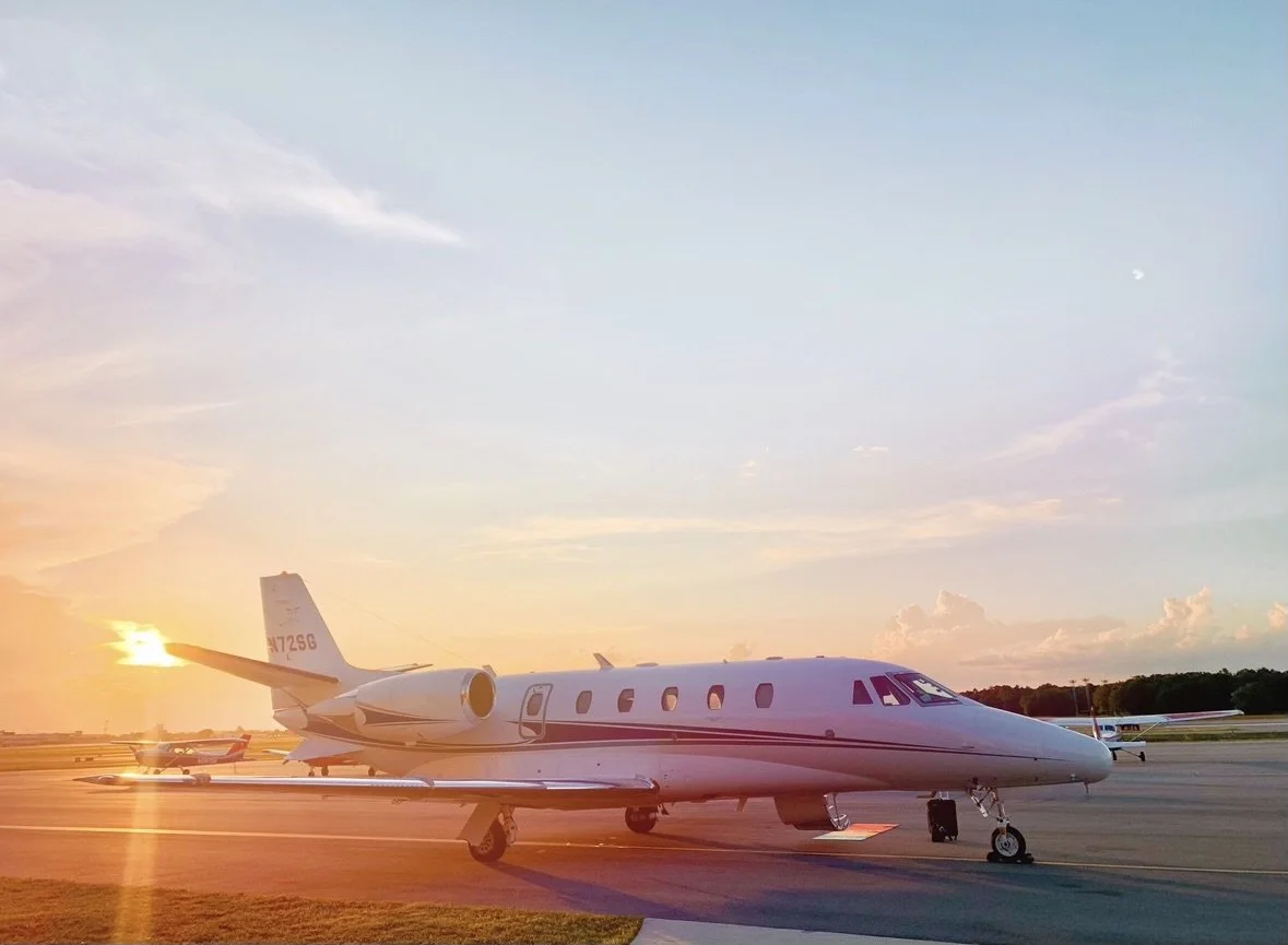 Aero Air Charter crew and aircraft on the ramp at Pensacola